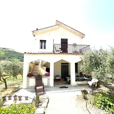 Holiday home Con Oliveto Cfg Prizzi